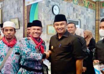 158 Jamaah Calon Haji dari Dharmasraya Dilepas Bupati Sutan Riska