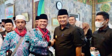 158 Jamaah Calon Haji dari Dharmasraya Dilepas Bupati Sutan Riska