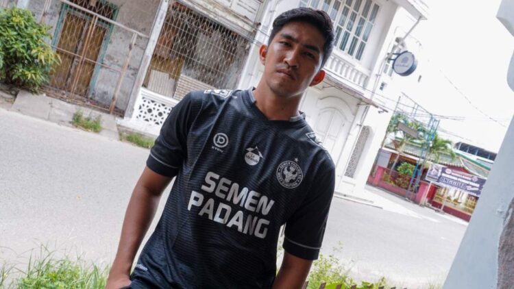 Bek Muda Eks Persik Kediri Ini Resmi Gabung Tim Kabau Sirah 1 Aldo Claudio