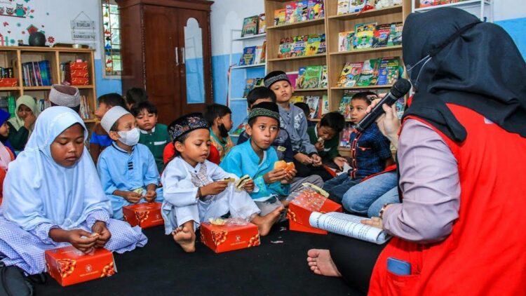 Wujud Kepedulian Terhadap Pendidikan dan Rangkaian HUT Perusahaan, Elnusa Petrofin Luncurkan Pojok Baca untuk Anak-anak di Bantar Gebang.