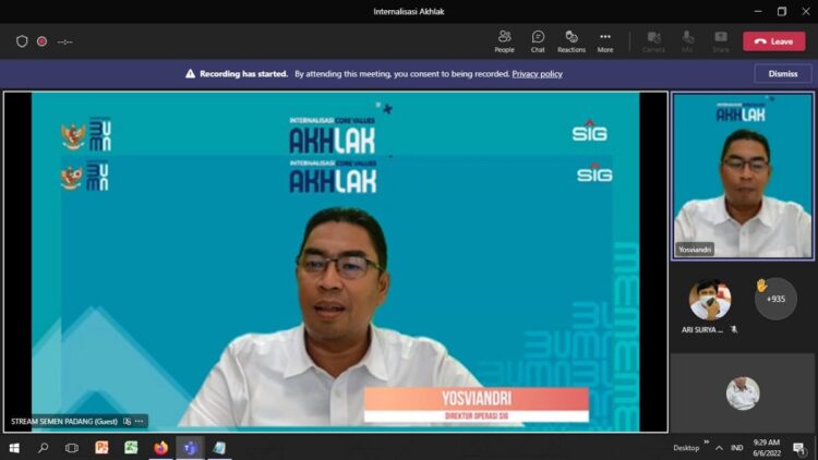 Internalisasi Core Values AKHLAK Kolaboratif di Lingkungan SIG 1 Internalisasi Core Values AKHLAK di lingkungan PT Semen Indonesia (Persero), Tbk (SIG) kembali dilaksanakan pada Senin (7/6/2022) dengan menghadirkan narasumber Direktur Operasi SIG Yosviandri.=