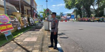 Upacara Welcome dan Farewell Parade Iringi Pisah Sambut Kapolresta Padang