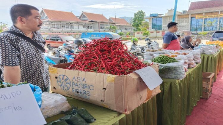 Pemko Padang Sediakan 1.000 Voucher Potongan Harga selama Pasar Murah, Buruan! 1 Pasar murah digelar oleh Dinas Perdagangan Kota Padang. (IST)