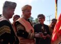Irjen Pol Teddy Minahasa Putra saat menerima gelar Sangsako adat di Tanah Datar.