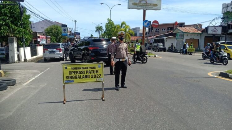 Operasi Patuh Singgalang 2022 di depan Polsek Padang Timur.