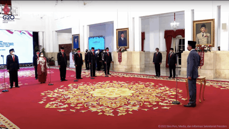 Presiden Lantik Kepala dan Wakil Kepala BPIP Masa Jabatan 2022-2027 1 Presiden RI Joko Widodo (Jokowi) melantik dan mengambil sumpah Yudian Wahyudi dan Karjono sebagai Kepala dan Wakil Kepala Badan Pembinaan Ideologi Pancasila (BPIP) untuk masa jabatan 2022-2027. (Setkab)