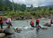 TRC Semen Padang Bantu Pencarian Tiga Pelajar Hanyut di Sungai Bangek