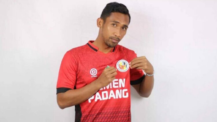 Mundur dari Tim, Semen Padang FC Lepas Tri Rahmad Priadi 1 Tri Rahmad Priadi mundur dari Semen Padang FC.