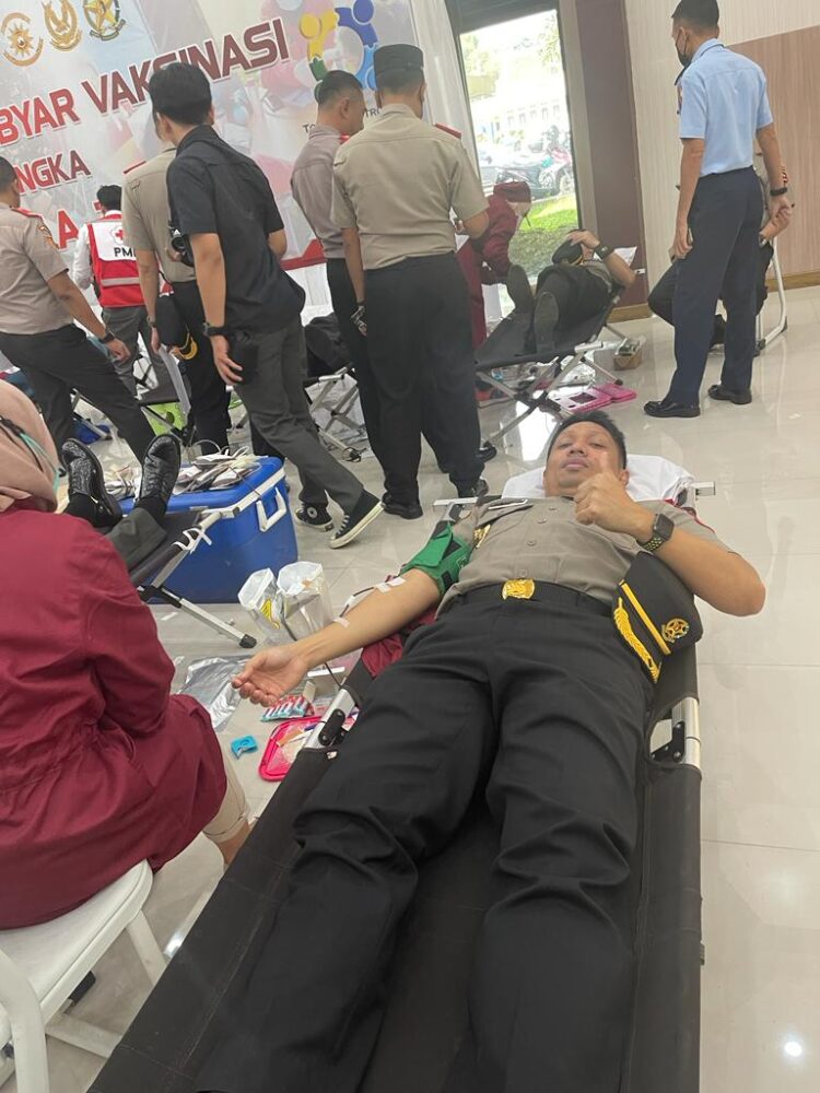 Peserta didik (serdik) Sespimmen Polri Dikreg ke 62 tahun 2022 Kompol Rico Fernanda SH, SIK, MH mengikuti kegiatan donor darah. (IST)