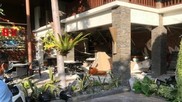 Pipa Saluran Gas Bocor lalu Meledak, Seorang Sekuriti di Restoran Lalasa Villas Bali Terluka 1 Vila di Bali hancur berantakan akibat ledakan saluran gas (foto: MPI/Chusna)