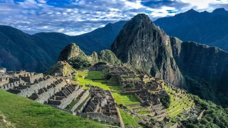 Arkeolog Temukan Makam Kuno Inca Berusia 500 Tahun di Peru, Letaknya di Bawah Rumah Warga 1 Ilustrasi situs Machu Pichu di Lembah Urubamba, Pegunungan Andes, Peru. (Pexels)