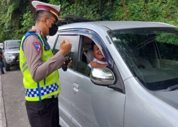 Razia Pengendara Tak Taat Aturan, Satlantas Polresta Padang Pastikan Sanksi Tilang 20 Razia Pengendara Tak Taat Aturan, Satlantas Polresta Padang Pastikan Sanksi Tilang