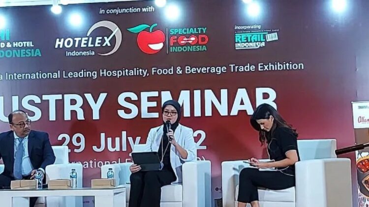 Bulog Pastikan Impor Daging Beku dari India Aman PMK 1 Direktur Bisnis Perum Bulog Febby Novita saat menjadi narasumber Talk Show yang diadakan oleh Food Hotel Indonesia dengan tema “Panik PMK? Daging Frozen Kerbau Alternatif Sumber Protein dan Gizi Masyarakat yang Aman” yang dilaksanakan di JIEXPO Kemayoran Jakarta, Rabu (27/7/2022). ANTARA/Aditya Ramadhan