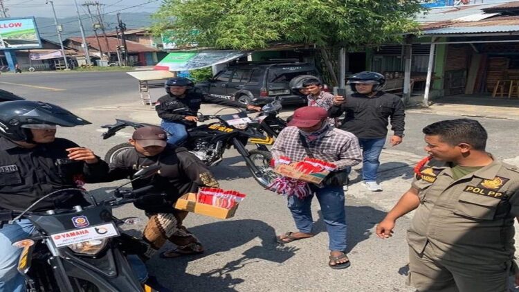 Beraktifitas di Lampu Merah, Satpol PP Padang kembali Jaring 10 Anjal 1 Satpol PP Padang kembali mengamankan beberapa orang anak jalanan. (IST)