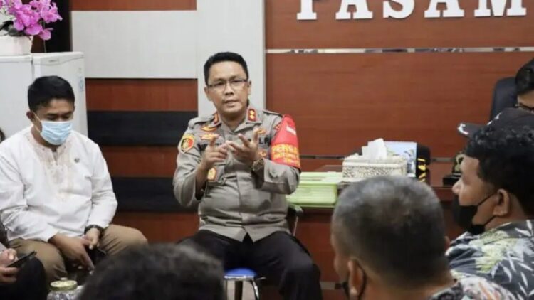 Keren! Kapolres Pasaman Sediakan Listrik Gratis di Pedalaman 1 Kapolres Pasaman, AKBP Fahmi Reza.