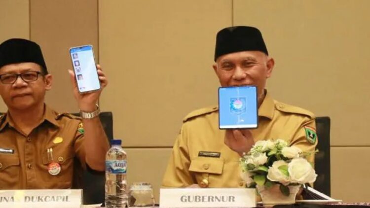 Pemprov Sumbar Resmi Luncurkan Penggunaan KTP Digital 1 Gubernur Sumbar luncurkan penggunaan KTP Digital.