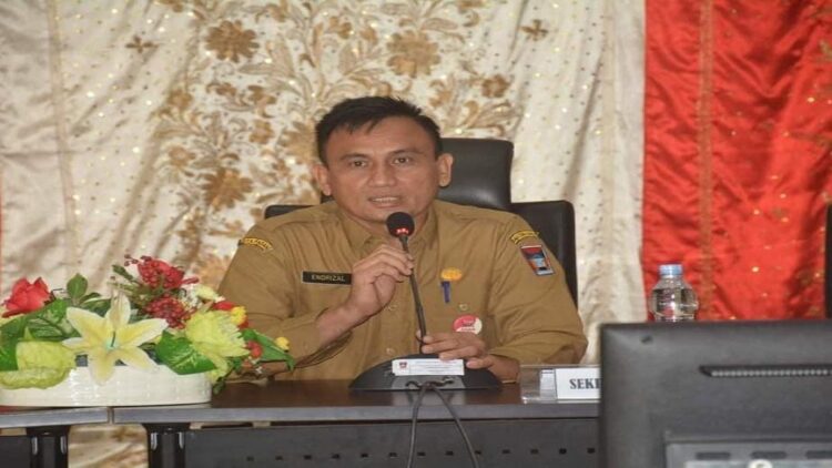 Aktifitas Elo Pukek di Pantai Padang Menjanjikan jika Disinergikan dengan Kegiatan Pariwisata 1 Asisten II Bidang Perekonomian dan Pembangunan Setdako Padang Endrizal. (IST)