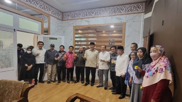 Seluruh Pejabat Eselon II Pemprov Sumbar Dites Urine, Ini Hasilnya 1 Pemeriksaan urine pejabat eselon II Sumbar untuk antisipasi penyalahgunaan narkoba. (ANTARA/Dokumentasi Biro Adpim Sumbar)