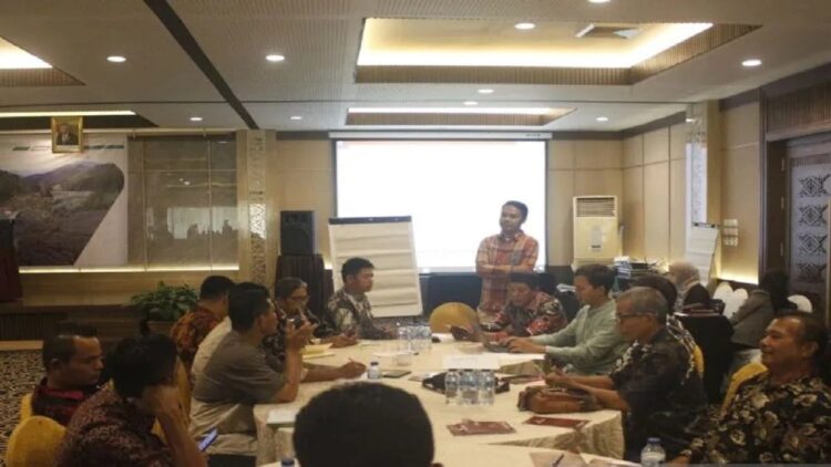 41 Nagari Sepakat Alokasi Dana Desa untuk Pengembangan Usaha Perhutanan Sosial 1 Lokakarya Penggunaan Dana Desa dalam Mendukung Penguatan Data Base, Pengembangan Usaha Perhutanan Sosial, dan Imbal Jasa Lingkungan Berbasis PES pada wilayah Perhutanan Sosial di Sumatera Barat. (ANTARA/HO-Warsi)