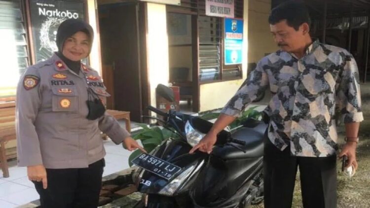 Sepeda motor milik terlapor kasus sapi kurban yang ditemukan. (Antara/Al Fatah)