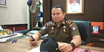 Kasat Pol PP Padang Mursalim apresiasi Praja Wanita usai menyelamatkan wanita terlantar.