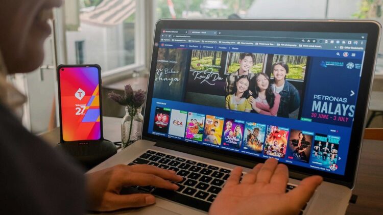 Kau dan Dia 2 MAXstream