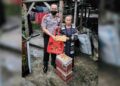 Peduli Masyarakat, Kompol Albert Zai Salurkan Baksos di Hari Bhayangkara