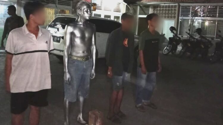 Empat PMKS diamankan Satpol PP Padang.