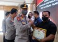 Jalin Silaturahmi, Polda Sumbar Serahkan Penghargaan untuk Media Produktif