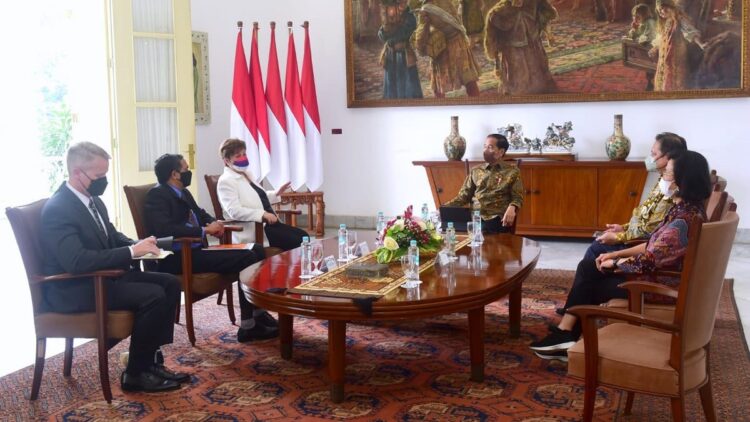 Presiden Jokowi menerima kunjungan delegasi IMF, Minggu (17/07/2022), di Istana Kepresidenan Bogor., Jabar. (Foto: BPMI Setpres/Muchlis Jr)