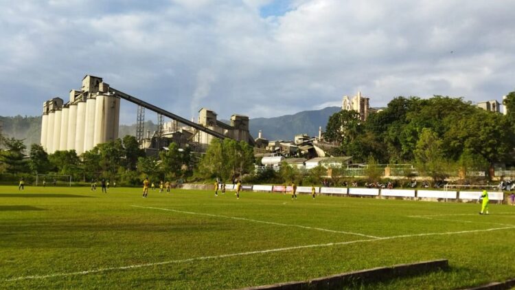 Semen Padang FC Pilih Liga 2 Tetap Dua Wilayah 1 Semen Padang FC gelar latih tanding di Lapangan Mess.