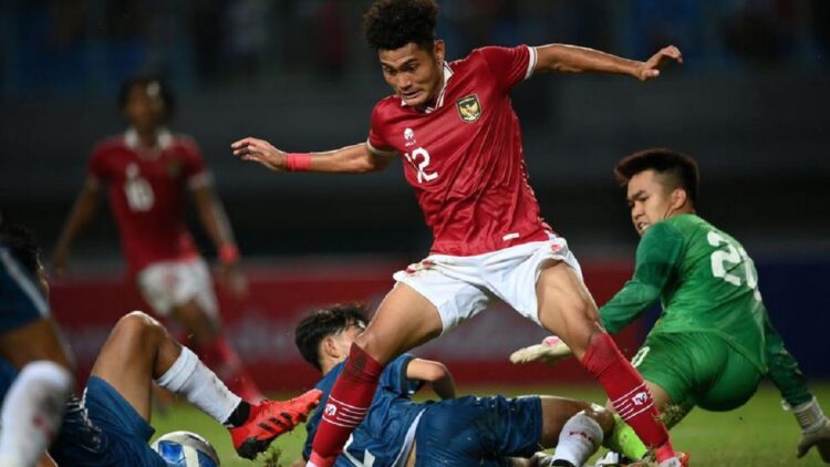 Bertemu Thailand usai Tundukkan Brunei 7-0, Bisakah Timnas Indonesia U-19 Menang? 1 Kemenangan 7-0 atas Brunei mengantar Timnas Indonesia U-19 duduk di posisi kedua klasemen sementara grup A Piala AFF U-19 2022. (ANTARA FOTO/Aditya Pradana Putra)