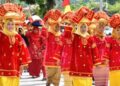 Diiringi Tambua Tansa, 33 Jamba Diarak Bundo Kanduang saat Festival Pesona Danau Maninjau di Agam