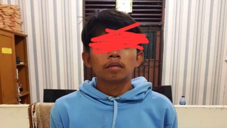 Diperintahkan Bos dari Jaringan Narkoba, Pria Bawa 12,05 Gram Sabu di Agam Diciduk Polisi 1 Tersangka yang diamankan Polres Agam. (ANTARA/Polres Agam)