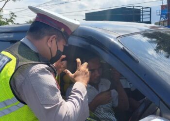Razia di Batas Padang-Pariaman, Polisi Cek Masker dan Surat Kendaraan 17 Razia di Batas Padang-Pariaman, Polisi Cek Masker dan Surat Kendaraan