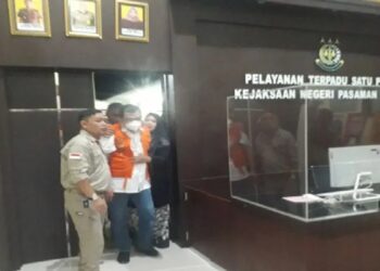 Eks Direktur RSUD Pasbar Ditahan Jaksa, Pengacara Minta Eks Bupati juga Diperiksa
