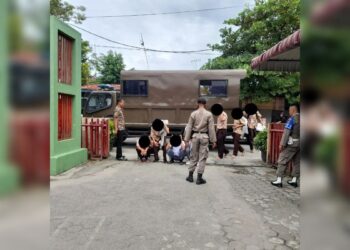 Lagi, 12 Siswa Terjaring Satpol PP Padang saat Bolos Sekolah 17 Lagi, 12 Siswa Terjaring Satpol PP Padang saat Bolos Sekolah