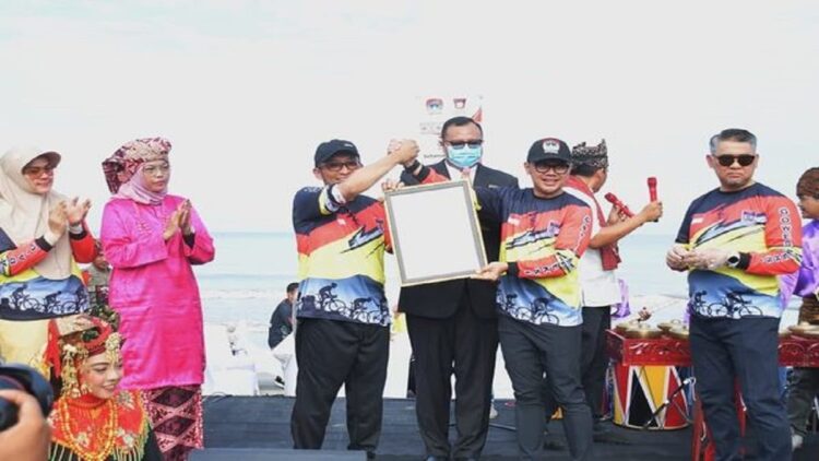 Muri Nobatkan Teh Talua jadi Minuman Nasional 1 Teh talua dinobatkan sebagai minuman nasional oleh Muri. (IST)