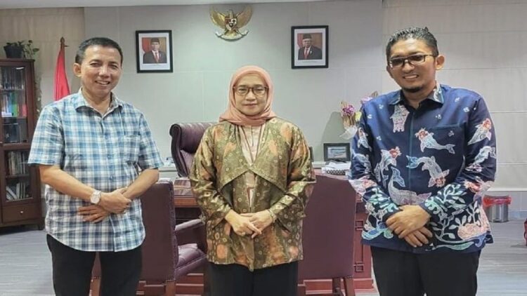 Wali Kota Padang Hendri Septa berkunjung ke Kementerian PAN-RB. (IST)