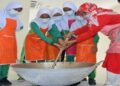 ARSIP: Anak-anak diajarkan memasak rendang. (Foto: Dok. Istimewa)