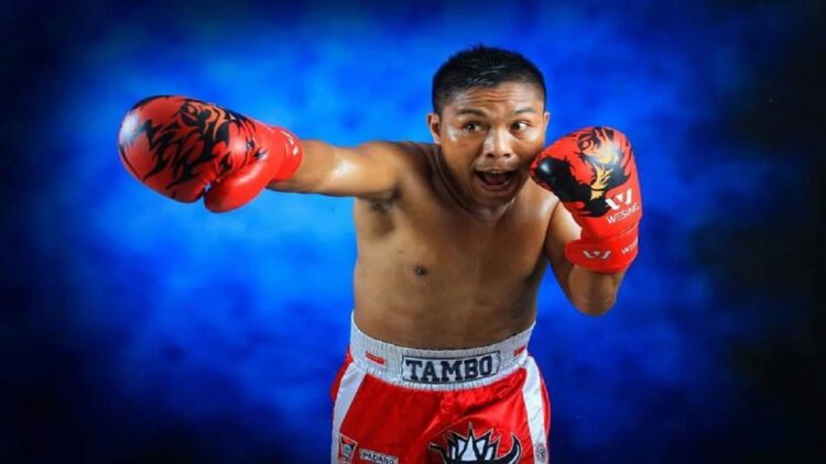 Petinju Padang Aprizal Tamboresi akan Berlaga di Kejuaraan Profesional September Mendatang 1 Petinju Kota Padang akan berlaga pada Kejuaraan Tinju Profesional HWK Big Fight Boxing Internasional tahun 2022 September mendatang. (IST)