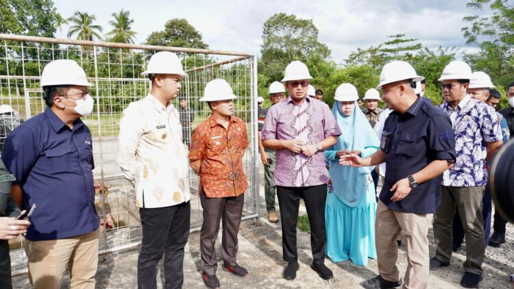 Dirut PGN Haryo didampingi Direktur Infrastruktur dan Teknologi Achmad Muchtasyar, Kamis (25/8/2022) saat kunjungan ke Sumur Gas Sinamar 3 Sijunjung bersama Anggota DPR RI Andre Rosiade dan Bupati Sijunjung Benny Dwifa.