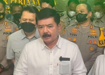 Menteri Hadi Ingatkan Jajaran Tak Persulit Pengurusan Sertifikat Rumah 9 Menteri Hadi Ingatkan Jajaran Tak Persulit Pengurusan Sertifikat Rumah