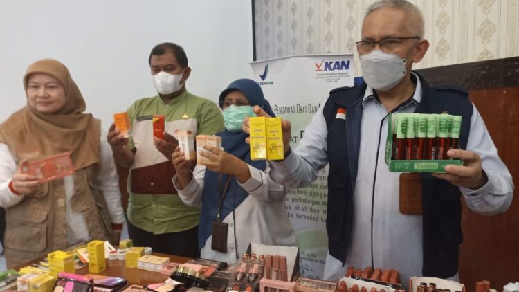BBPOM Sita Ratusan Kosmetik Ilegal di Padang 1 BBPOM di Padang amankan kosmetik ilegal