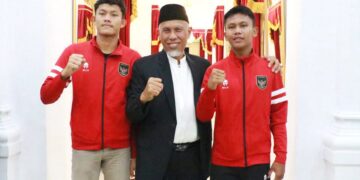Dua Pemain Timnas U-16 Asal Sumbar Bertemu Mahyeldi 8 Gubernur Mahyeldi bertemu dua anak muda Sumbar yang jadi penggawa Timnas U-16
