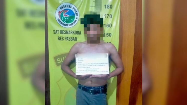 Bandar Narkotika di Pasbar Digerebek Polisi, 9 Paket Sabu-sabu Siap Edar Disita 1 Residivis yang juga bandar narkoba ditangkap polisi di Pasbar. (IST)