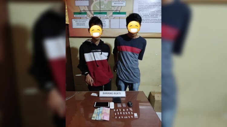 Dapat Info dari Warga, Dua Pengedar Sabu di Pariaman Diringkus Polisi 1 Polres Pariaman menangkap dua pemuda karena kepemilikan narkotika. (IST)