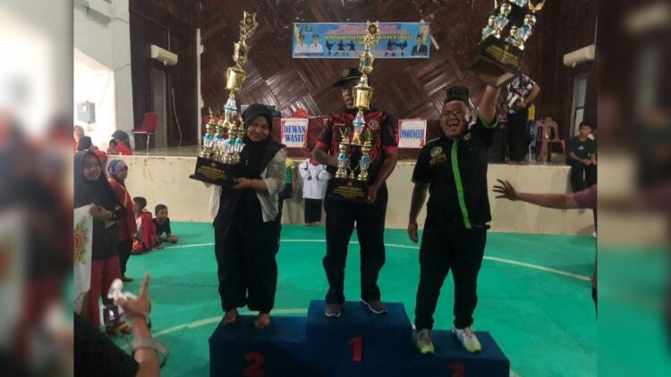 Merpati Putih Semen Padang Raih Enam Medali di Kejuaraan Silat se-Sumatera 1 Merpati Putih Semen Padang juara silat antar perguruan se-Sumbar