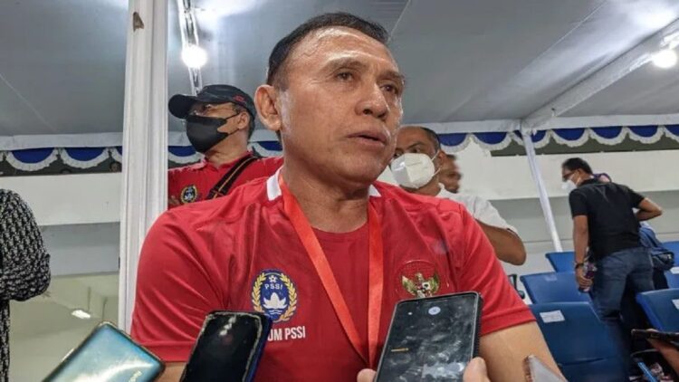 Ketua Umum PSSI Mochamad Iriawan memberikan pernyataan kepada pewarta usai laga Grup A Piala AFF U-16 2022 Indonesia melawan Filipina di Stadion Maguwoharjo, Sleman, Yogyakarta, Minggu (31/7/2022), Pertandingan itu berakhir dengan skor 2-0 untuk kemenangan Indonesia. (Michael Siahaan)