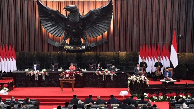 Presiden Jokowi: Waspada Risiko Gejolak Ekonomi Global 1 Presiden Jokowi pada Penyampaian Keterangan Pemerintah Atas RUU tentang APBN Tahun Anggaran 2023 terkait gejolak ekonomi global di Depan Rapat Paripurna DPR RI, Gedung Nusantara MPR/DPR/DPD RI, Senayan, Provinsi DKI Jakarta, Selasa (16/08/2022). (Foto: BPMI Setpres)
